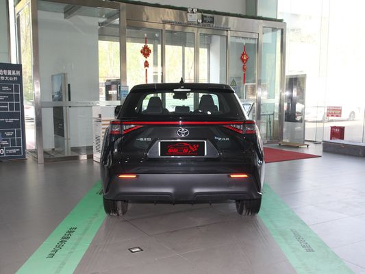 Avancez dans votre secteur avec le Toyota BZ4X, le SUV de longue durée le plus performant