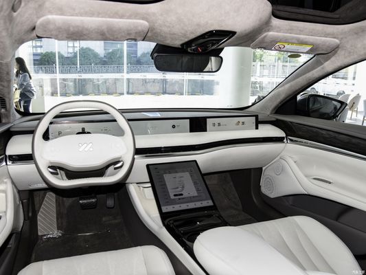 Zhiji IM LS7 SUV hybride 70kWh capacité de batterie 6.5s Accélération pour véhicule électrique