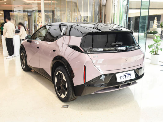 Le ZEEKR X bleu est le choix idéal pour les conducteurs adultes qui souhaitent adopter l'énergie électrique