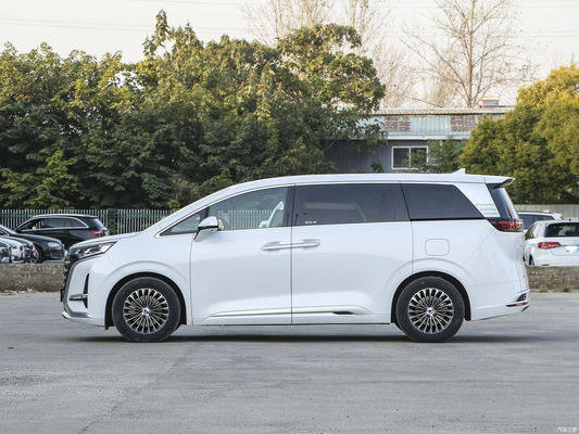 DENZA D9 MPV de luxe Le véhicule énergétique 4WD révolutionnaire avec une capacité de batterie de 103,36 kWh