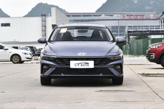 2024 Hyundai Elantra 1.5L CVT Automatique FWD Carburant à essence Fabriqué en avec 5 sièges