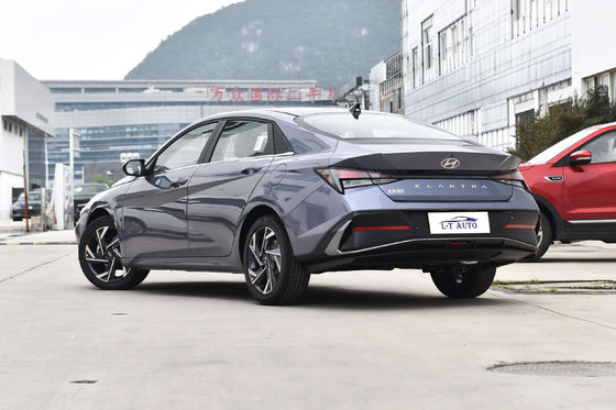 2024 Hyundai Elantra 1.5L CVT Automatique FWD Carburant à essence Fabriqué en avec 5 sièges