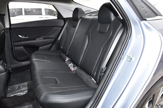 2024 Hyundai Elantra 1.5L CVT Automatique FWD Carburant à essence Fabriqué en avec 5 sièges