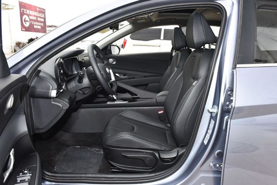 Elantra Sedan 4 portes 5 places avec caméra arrière à 360° et couple maximal Nm 100-200Nm