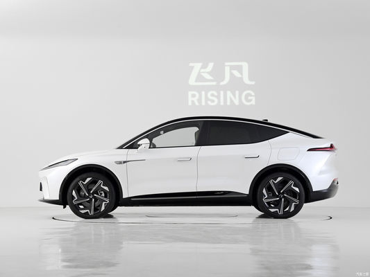 Le SUV électrique RISING R7 est une combinaison parfaite de performance et de portée.