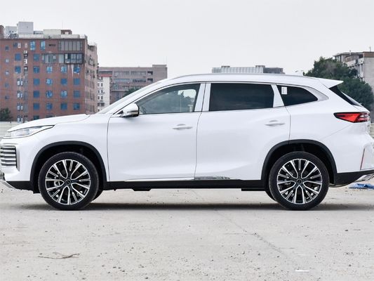 Matériau des sièges en cuir 2024 FWD chinois / 4WD 2.0T voiture à essence 4 portes 5 sièges TXL automobiles