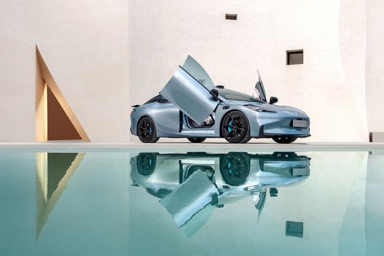 Pure Electric 2024 Sports Car Hyper GT porte à ciseaux 4 portes 5 places RWD de luxe à grande vitesse SPORT EV CAR
