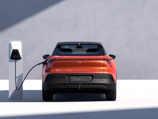 Geely Jiyue 01 batterie au lithium ternaire à double moteur 4 roues motrices SUV de luxe AI Car Robot EV 2024