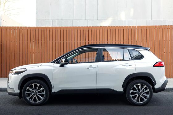 4460x1825x1620 Benzine Toyota Corolla Cross 2.0L Benzine SUV 4 portes 5 sièges Pour la maison