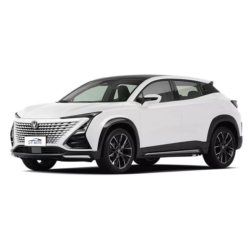 Vitesse maximale de 200 Km/h Le 2023 Changan UNI-T 1.5T Turbo Luxury Sedan Propulsé par l'essence