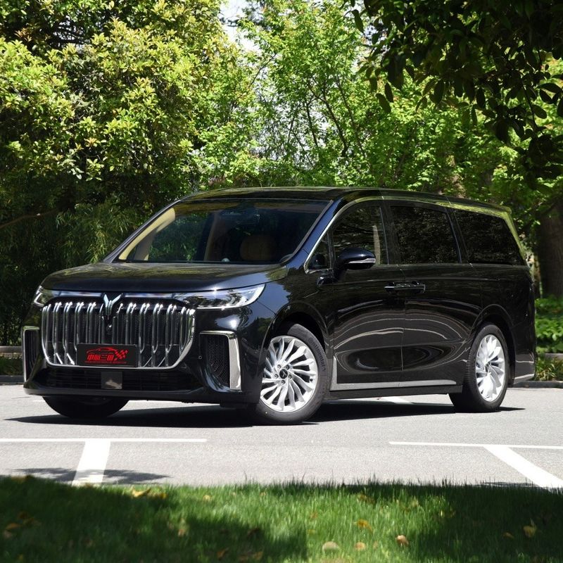 2024 Dongfeng End Market Lantu Dreamer MPV Véhicule électrique 7 sièges Autonomie de 475 km Puissance