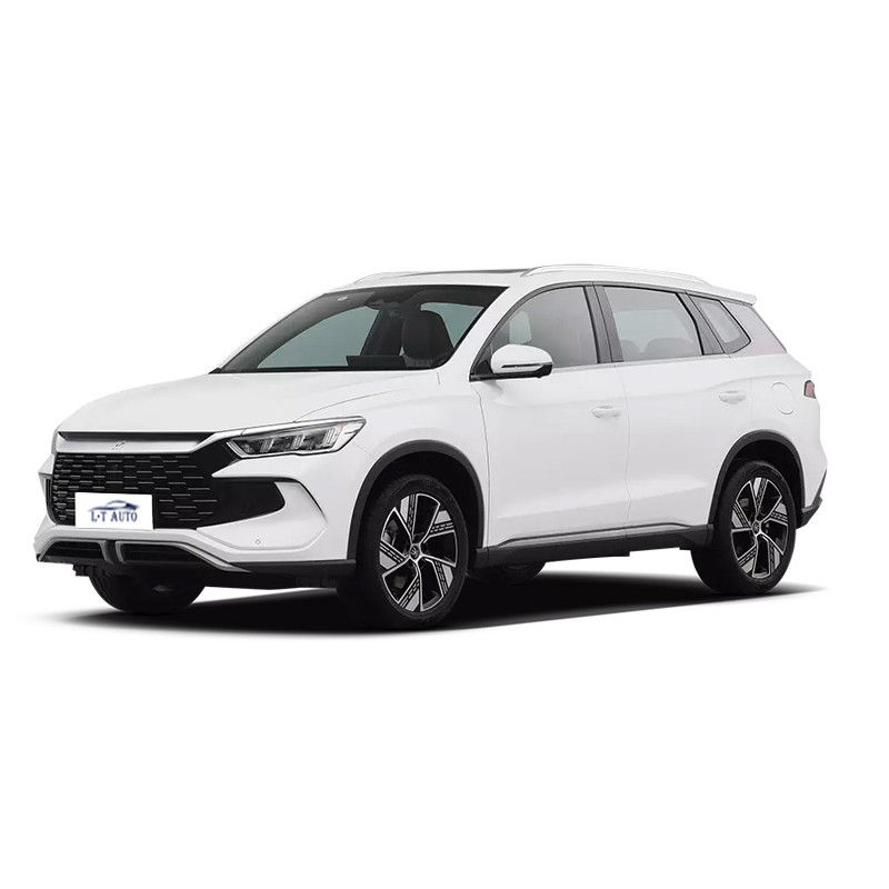 Une BYD EV grise avec une autonomie de 71 km et une vitesse maximale de 170 km/h 2024 modèle SONG Pro Champion