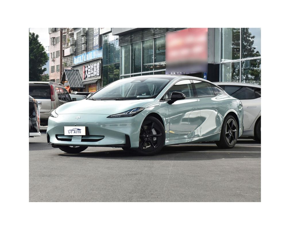 2024 Super Sedan chinois voiture électrique puissance maximale 340PS couple maximal 430Nm Grande valeur