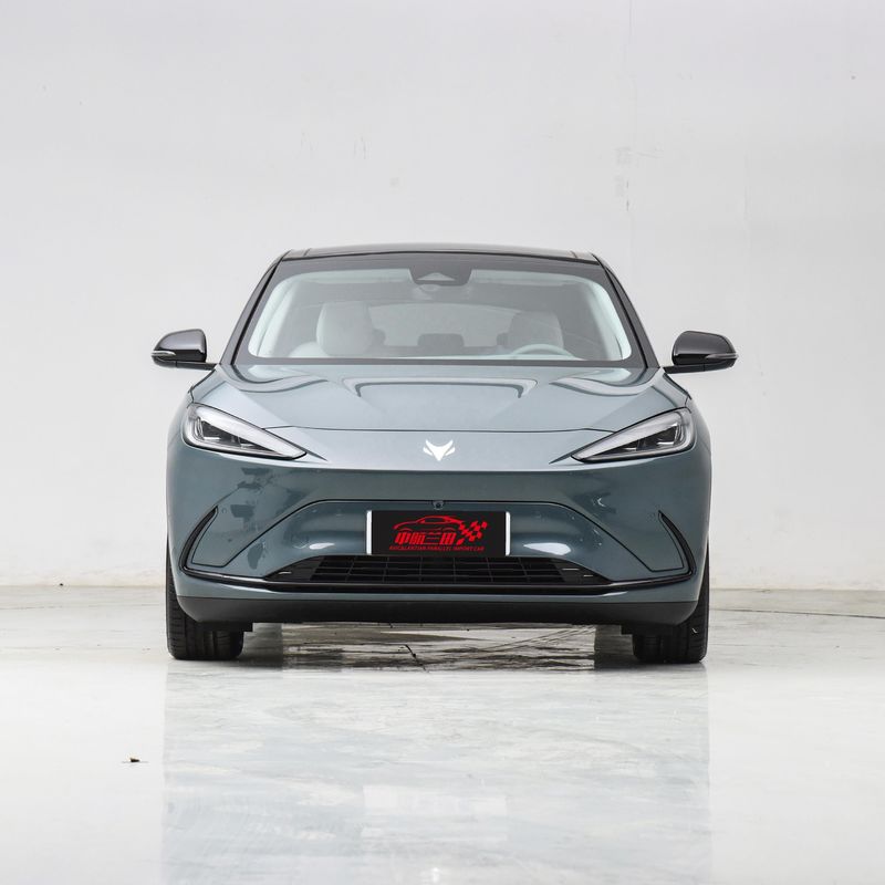 Polar Fox Alpha T ARCFOX S 5 portes 5 places SUV avec une puissance maximale de 160 kW et une autonomie de 700 km
